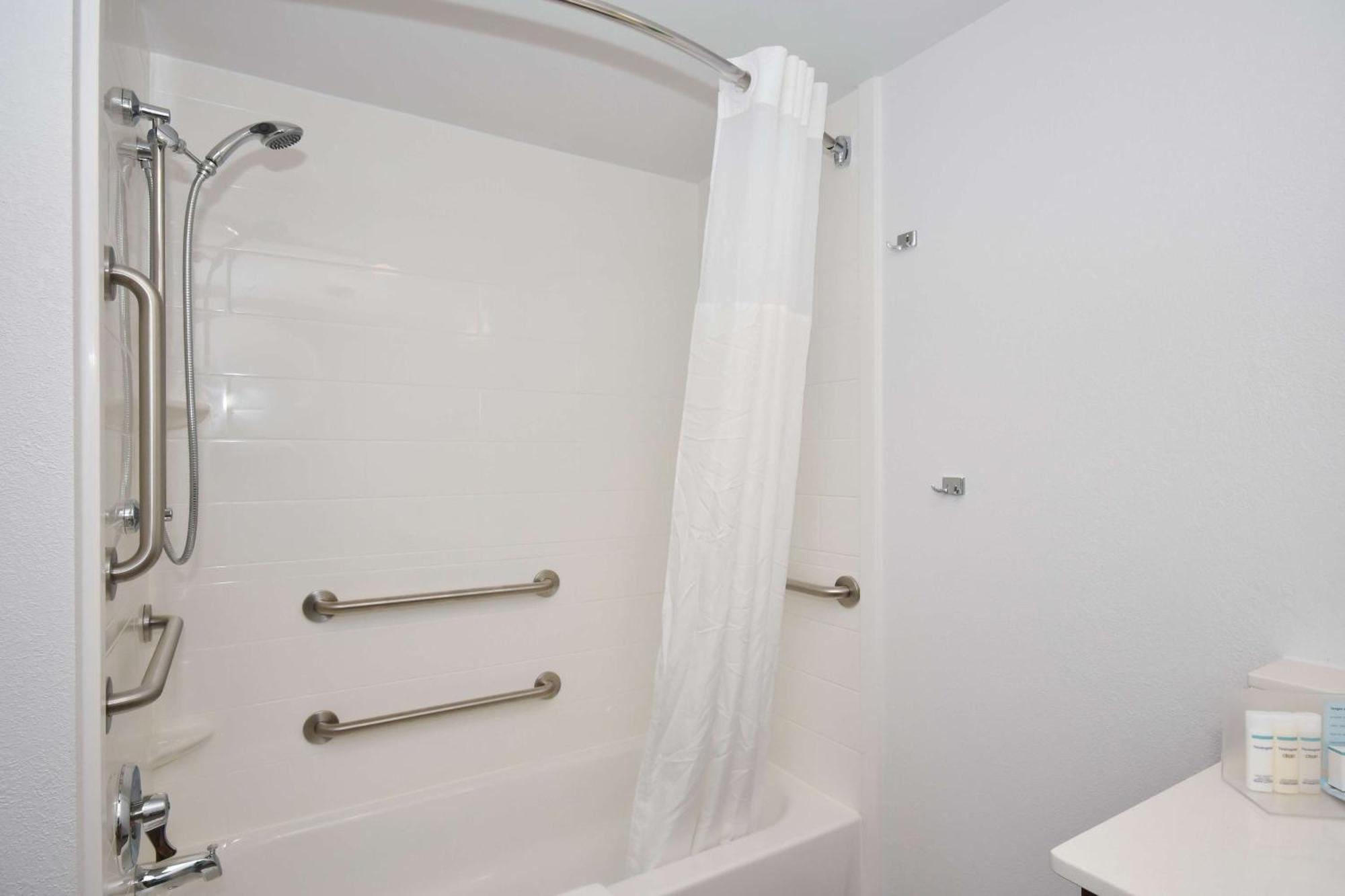 Hampton Inn Brevard Pisgah Forest Экстерьер фото